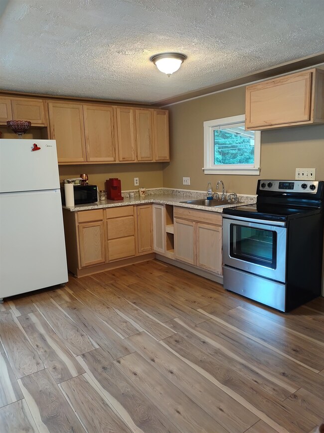 279 New Hampton Rd, Franklin, NH 03235 - photo 2