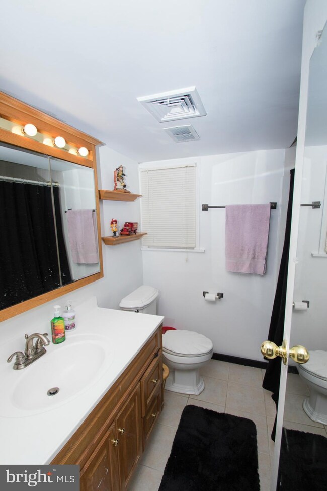 12501 Sir Walter Dr, Glenn Dale, MD 20769 - photo 7