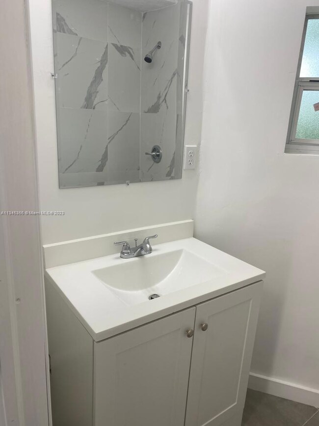 2645 NW 21st Ave unit 7, Oakland Park, FL 33311 - photo 2