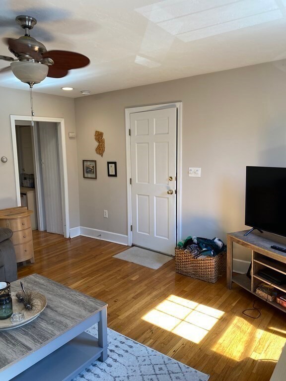 56 Telegraph St unit 1, Boston, MA 02127 - photo 6