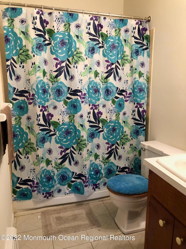 bathroom chestnut