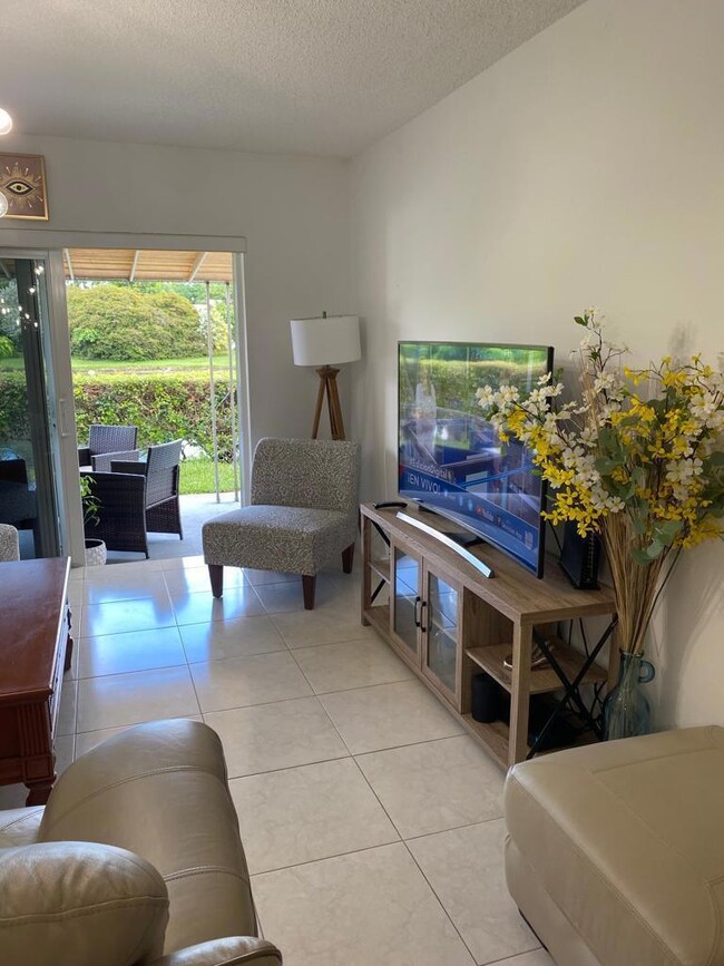 8833 Bella Vista Dr, Boca Raton, FL 33433 - photo 4