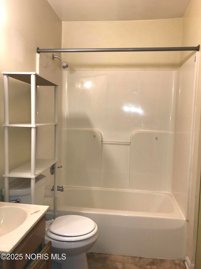 2278 Warren St, Toledo, OH 43620 - photo 4