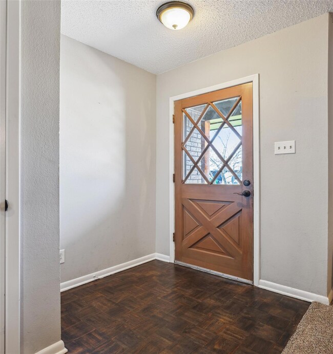 1221 Tanglewood Dr, Cleburne, TX 76033 - photo 3