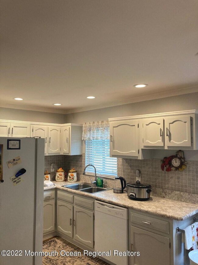 21 Columbus Blvd unit A, Whiting, NJ 08759 - photo 6