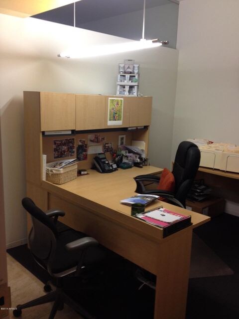 HDC photo - Cubicle 1 (1)