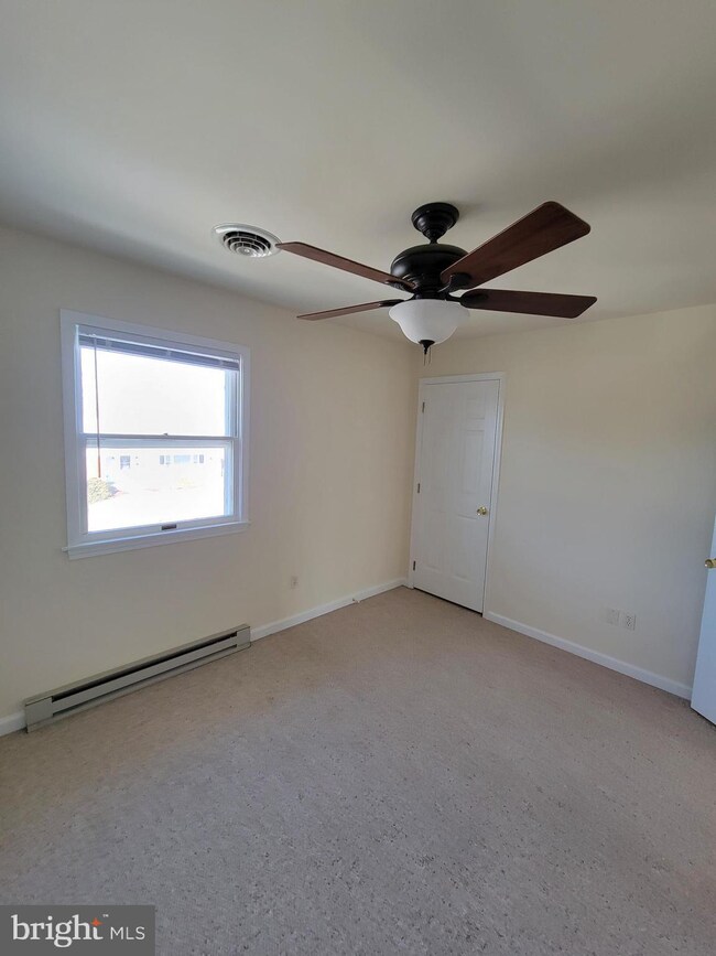 218 W King St, Waynesboro, PA 17268 - photo 4