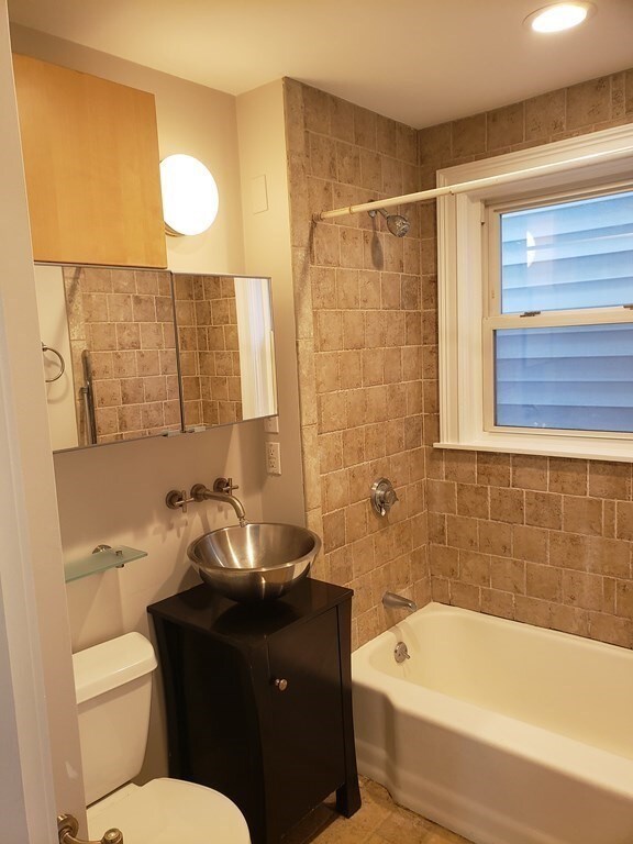 5 Carlisle St unit 2, Cambridge, MA 02139 - photo 4