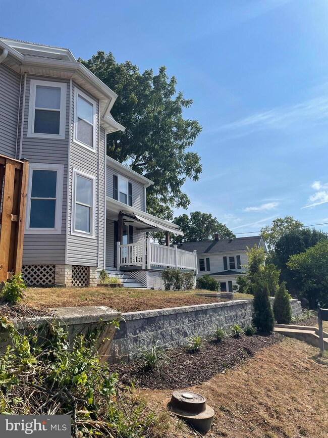 27 W 11th St, Front Royal, VA 22630 - photo 3