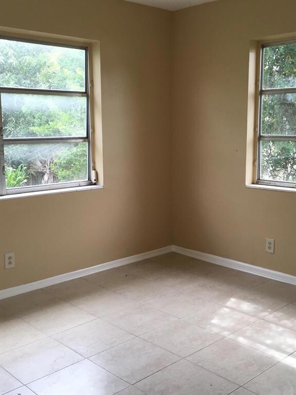 724 22nd St unit 4, West Palm Beach, FL 33407 - photo 3