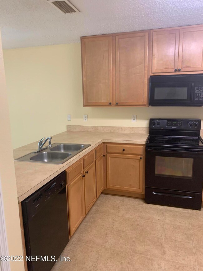 7768 Playschool Ln, Jacksonville, FL 32210 - photo 7