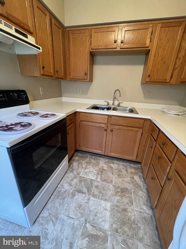 907 N Royal Ave unit A, Front Royal, VA 22630 - photo 3