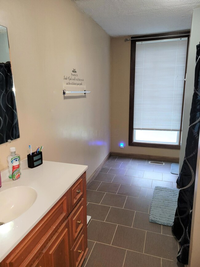 20353 Island Rd, Circleville, OH 43113 - photo 5