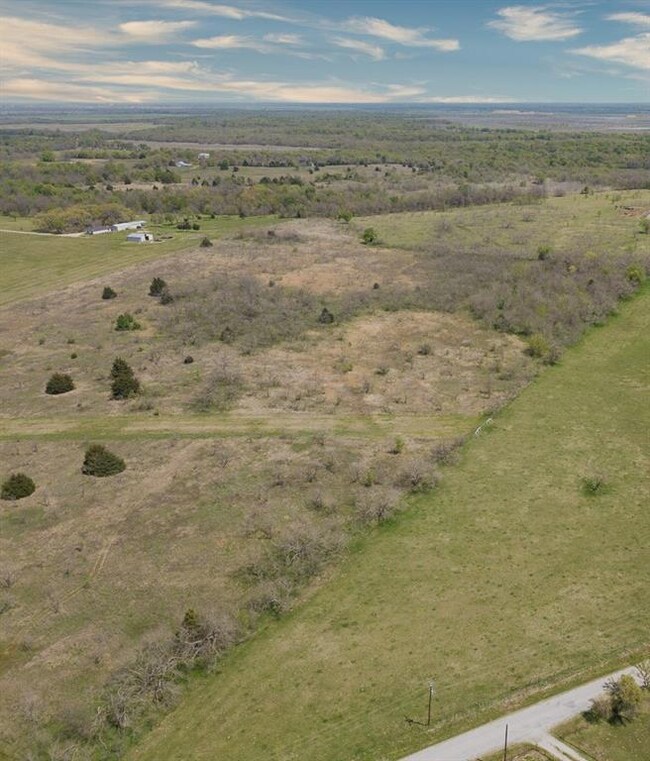 000 Oil Field Rd, Ennis, TX 75119 - photo 4