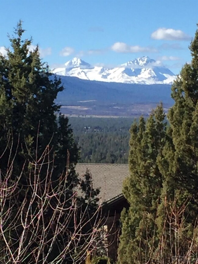 1895 NW Remarkable Dr, Bend, OR 97703 - photo 4