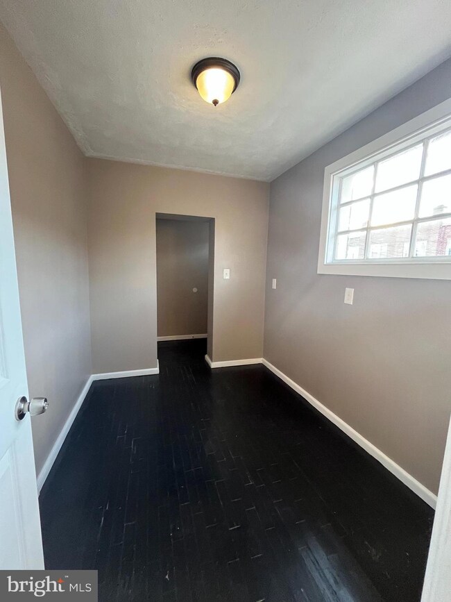 346 Marydell Rd, Baltimore, MD 21229 - photo 7