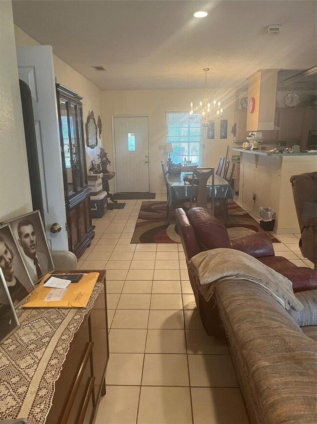 Front Hallway - 707
