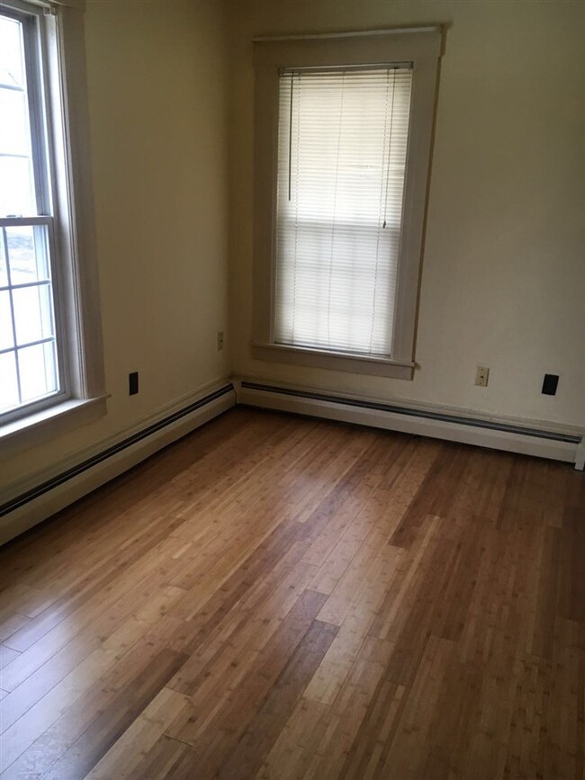 163 Pleasant St unit 2W, Concord, NH 03301 - photo 2