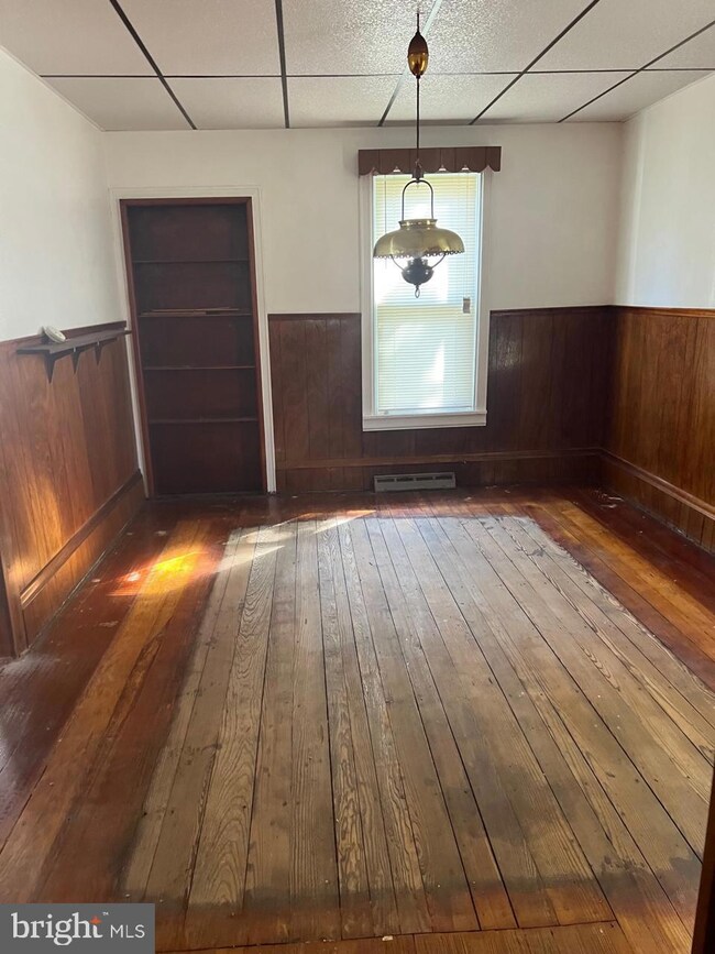 572 N Delaware St, Paulsboro, NJ 08066 - photo 6