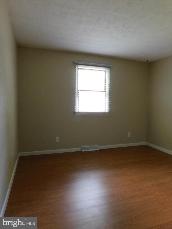 23162 Old Pine Ct, California, MD 20619 - photo 7