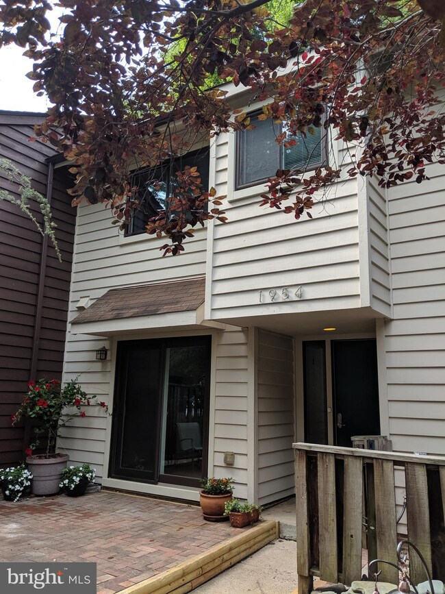 1954 Winterport Cluster, Reston, VA 20191 - photo 2