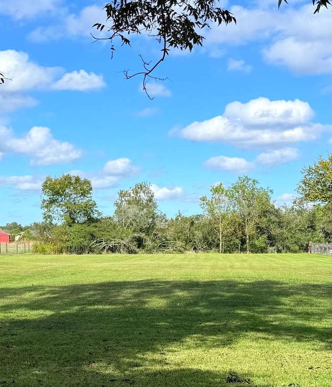 1026 Longhorn Trail, Angleton, TX 77515 - photo 3