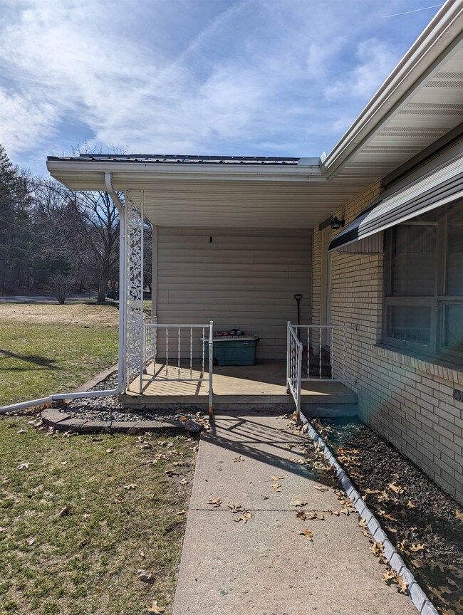 106 Donald St, Camp Douglas, WI 54618 - photo 3