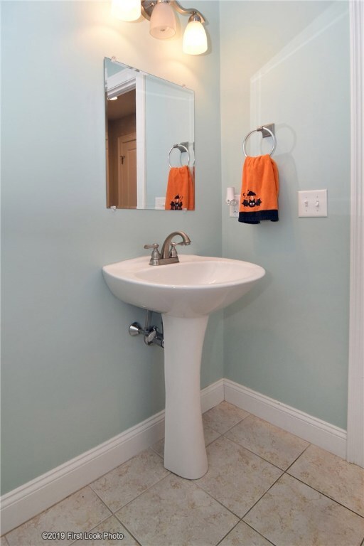 27 Jenna Way, Cumberland, RI 02864 - photo 4