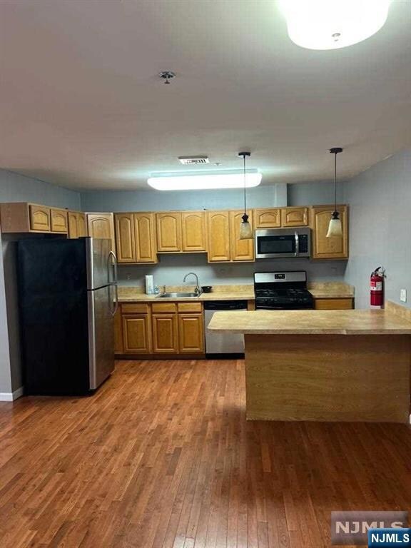 79-93 Montgomery St unit 406, Paterson, NJ 07501 - photo 4