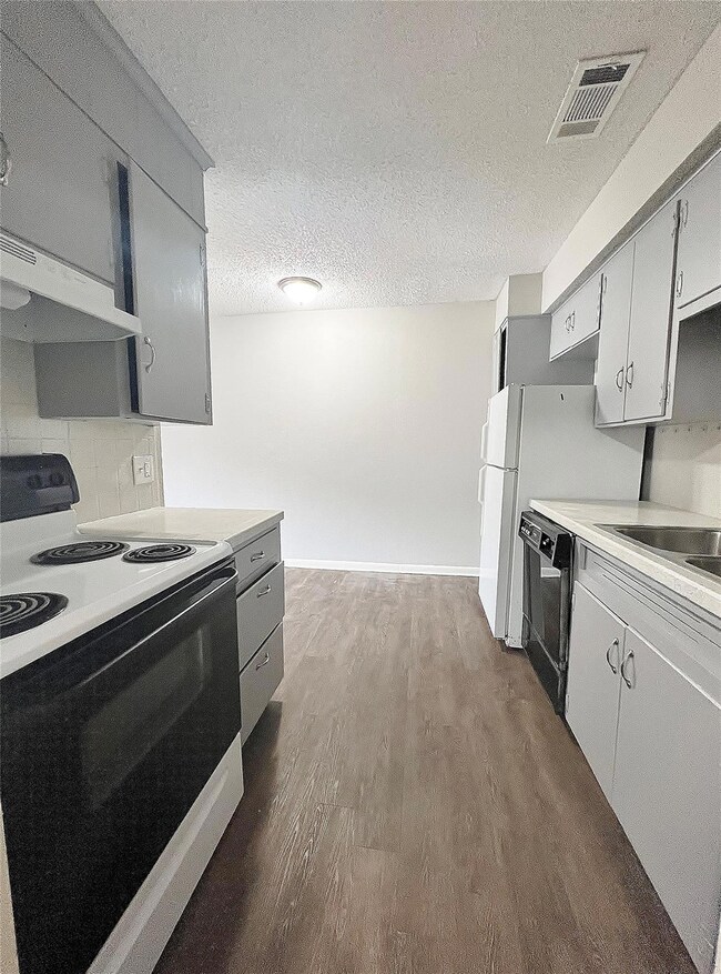 202 Jackson St unit 4, Weatherford, TX 76086 - photo 4