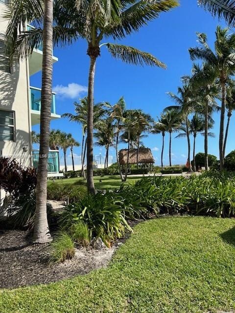 The Tides unit 2D, Hollywood, FL 33019 - photo 2