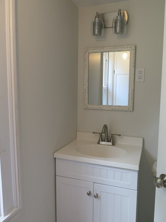 23 Pond St unit 4, South Weymouth, MA 02190 - photo 5