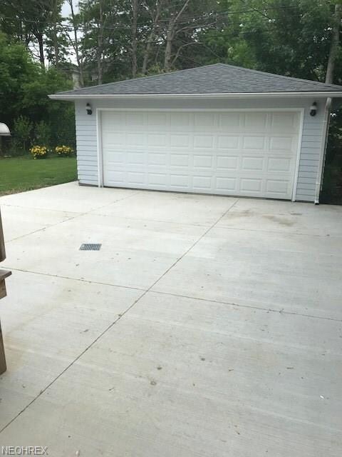335 Erieview Blvd, Sheffield Lake, OH 44054 - photo 2