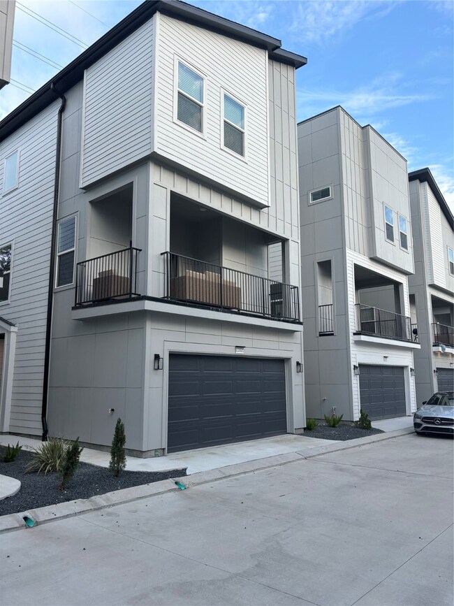 1102 Paul Quinn St unit E, Houston, TX 77091 - photo 2