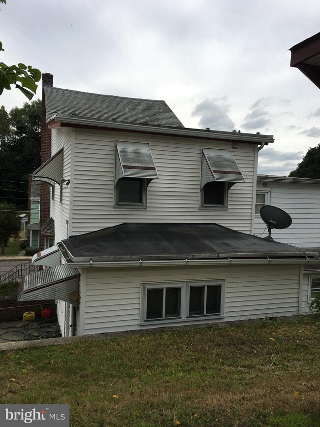 50 Ann St, Pottsville, PA 17901 - photo 7