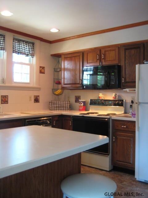 962 Adams St, Schenectady, NY 12306 - photo 5