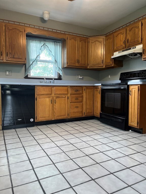 30 Newcomb St unit 1, Quincy, MA 02169 - photo 2