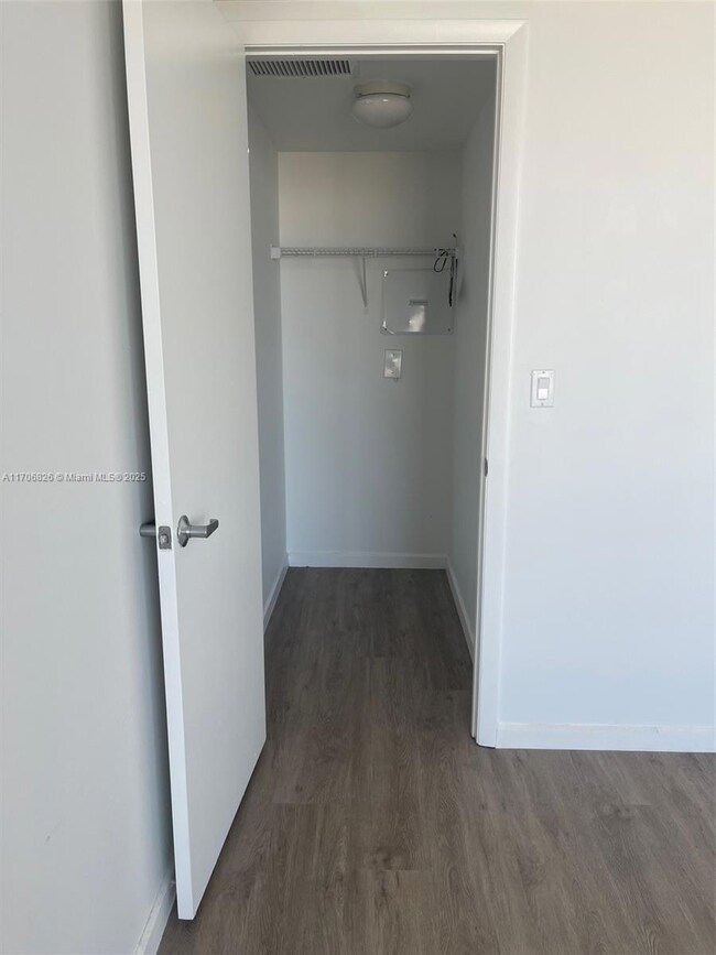 50 Biscayne Blvd unit 5207, Miami, FL 33132 - photo 7