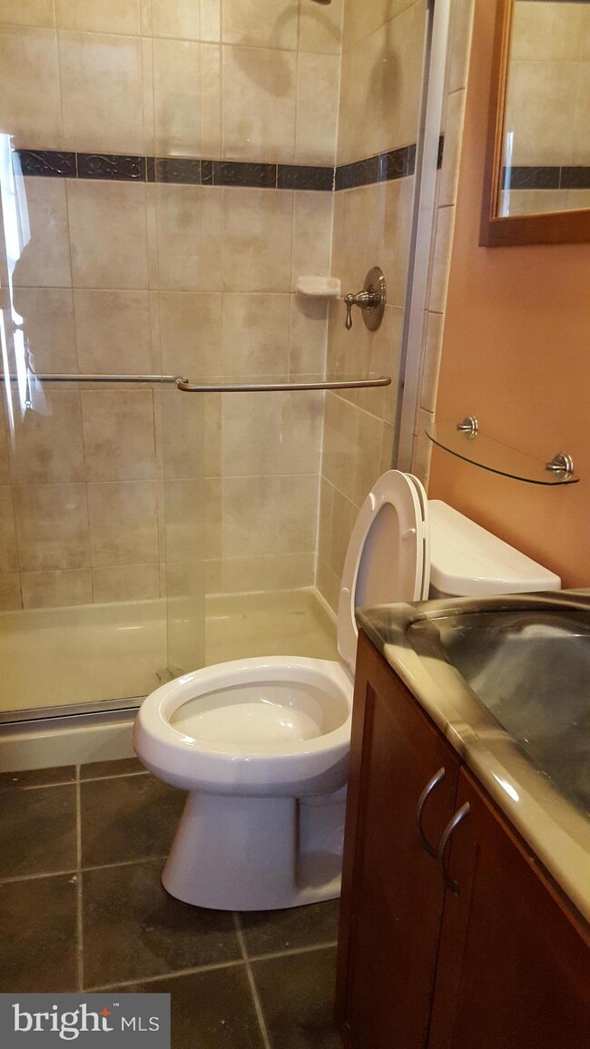 410 Shady Glen Dr, Capitol Heights, MD 20743 - photo 7