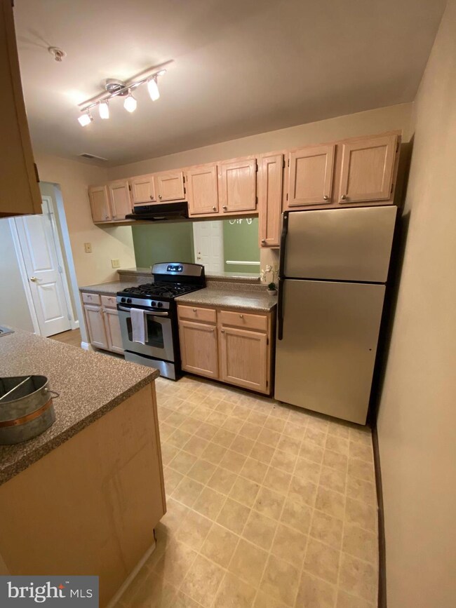 2506 Waters Edge Dr unit 6, Newark, DE 19702 - photo 6