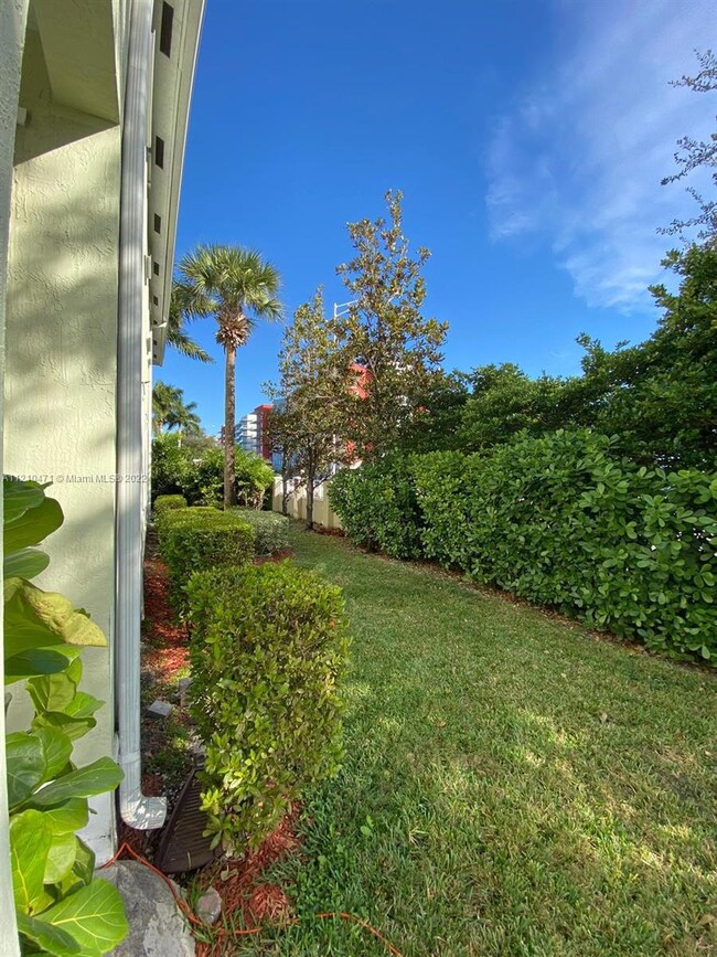 10701 NW 75th Terrace, Doral, FL 33178 - photo 3