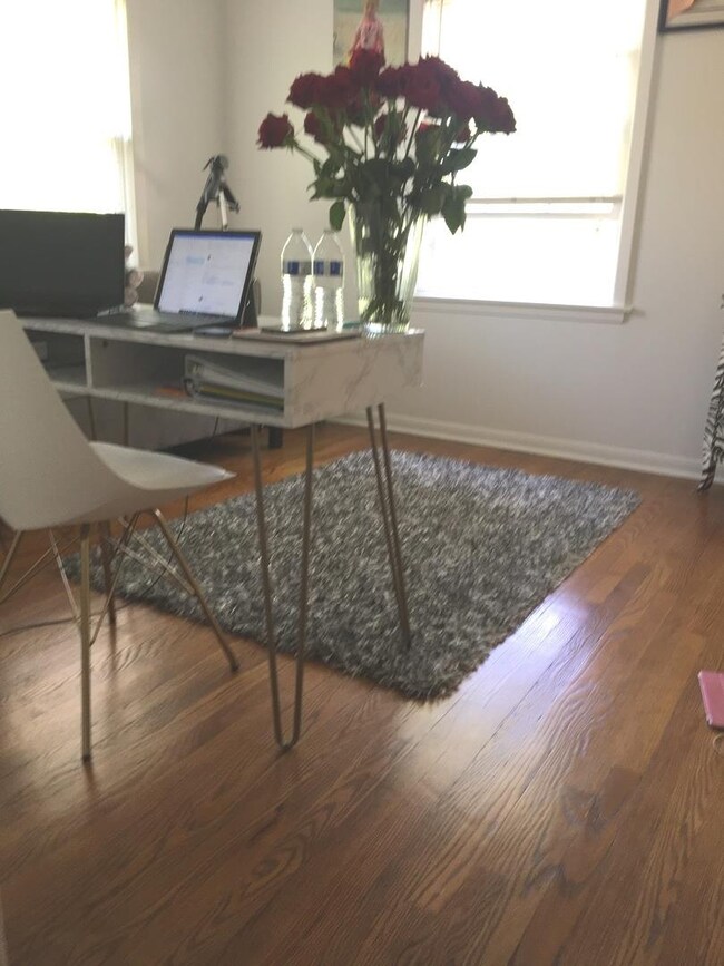 1923 Dewes St, Glenview, IL 60025 - photo 4