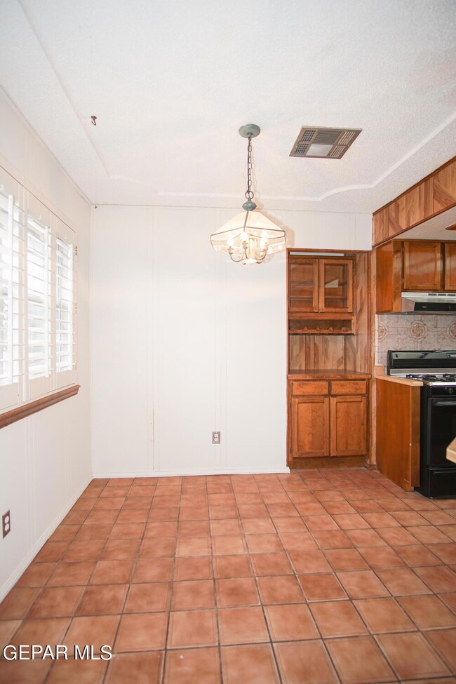 3146 Van Buren Ave, El Paso, TX 79930 - photo 5