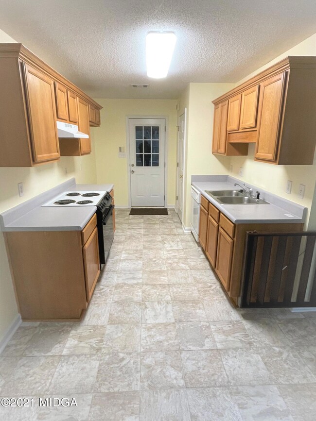 124 Crest Mont Dr, Macon, GA 31206 - photo 6