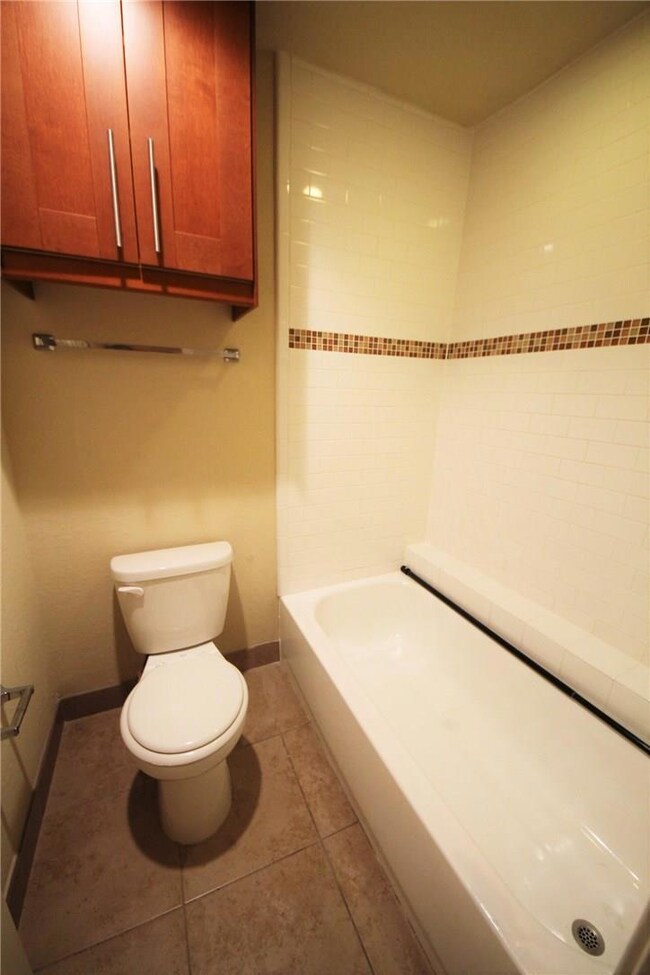 7685 Northcross Dr unit 826, Austin, TX 78757 - photo 7