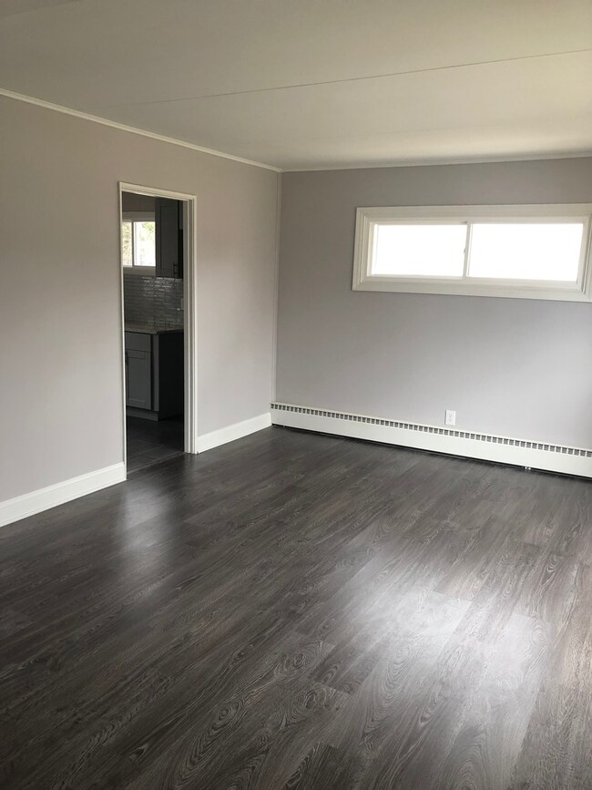 627 N Lewis Ave, Waukegan, IL 60085 - photo 3