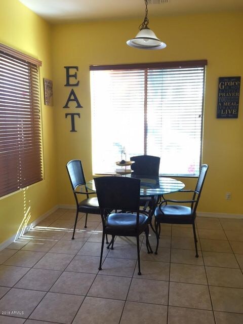 eat in kitchen