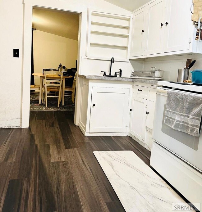 Kitchen to Dining Room