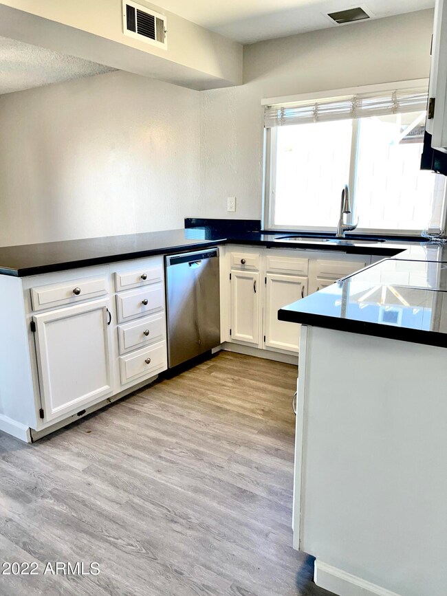 Kitchen Pic 2
