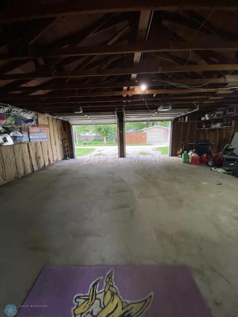 Garage 2
